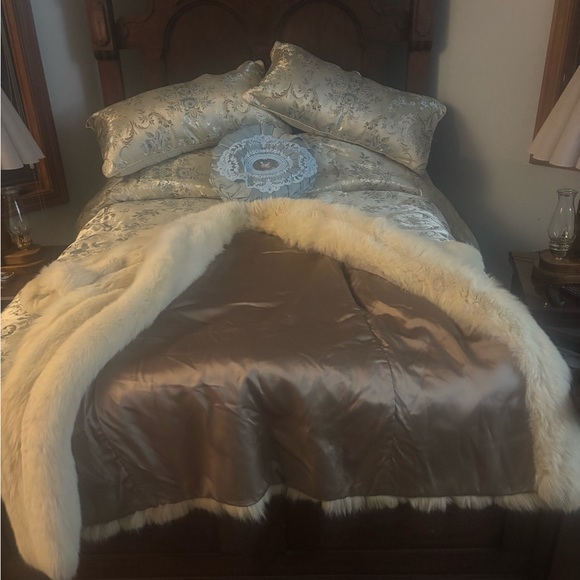 White Arctic Fox Coat - Picture 9 of 10